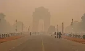 एक हफ्ते बाद खराब श्रेणी में दिल्ली की हवा, अगले छह दिन सांसों पर भारी; आज छा सकता है कोहरा