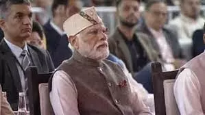पहाड़ी टोपी और वास्केट में पीएम मोदी का खास अंदाज.| पहाड़ी टोपी और वास्केट में पीएम मोदी का खास अंदाज.|