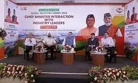 इन्वेस्टर्स समिट के बाद आकर्षण का केंद्र बने उत्तराखंड के ‘मॉडल’,  सेल्फी लेने पहुंच रहे दूनवासी इन्वेस्टर्स समिट के बाद आकर्षण का केंद्र बने उत्तराखंड के ‘मॉडल’,  सेल्फी लेने पहुंच रहे दूनवासी