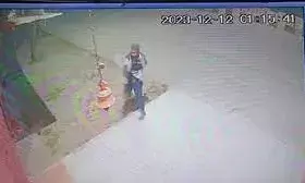 अराजक तत्वों ने मंदिर पर फेंका पत्थर, स्थानीय लोगों में आक्रोश, सीसीटीवी में कैद हुई घटना