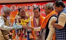 कुछ देर में पहुंचेंगे पीएम मोदी, साय के शपथ ग्रहण में पहुंचे सीएम योगी समेत ये नेता कुछ देर में पहुंचेंगे पीएम मोदी, साय के शपथ ग्रहण में पहुंचे सीएम योगी समेत ये नेता