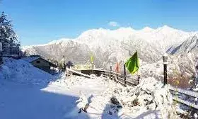 खूबसूरत बर्फीली वादियों से नजर नहीं हटेगी...क्रिसमस-नए साल के लिए कर सकते हैं प्लान