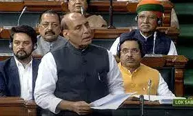 संसद में सुरक्षा चूक को लेकर विपक्ष का हंगामा, राजनाथ बोले- अराजकता ठीक नहीं