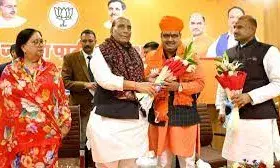 राजस्थान में 33 साल बाद सीएम की कुर्सी पर ब्राह्मण, भजनलाल शर्मा पर आलाकमान ने जताया भरोसा राजस्थान में 33 साल बाद सीएम की कुर्सी पर ब्राह्मण, भजनलाल शर्मा पर आलाकमान ने जताया भरोसा