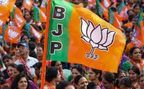 यूपी को साधने के लिए BJP ने बनाया ये प्लान, विष्णु, मोहन और भजन के जरिए बनाई खास रणनीति यूपी को साधने के लिए BJP ने बनाया ये प्लान, विष्णु, मोहन और भजन के जरिए बनाई खास रणनीति