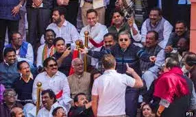 उपराष्ट्रपति की नकल करने के मामले में शिकायत, दिल्ली पुलिस ने आगे भेजी रिपोर्ट उपराष्ट्रपति की नकल करने के मामले में शिकायत, दिल्ली पुलिस ने आगे भेजी रिपोर्ट