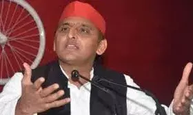 रेलवे और मेट्रो स्टेशनों पर शराब बेचने पर अखिलेश का तंज, भाजपा के पास अर्थव्यवस्था के लिए यही रास्ता बचा