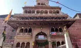 नए साल पर बांकेबिहारी मंदिर की बदली व्यवस्था, ये लोग नहीं कर सकेंगे दर्शन; जानें गाइडलाइन