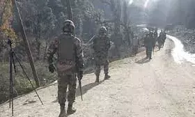 आतंकी हमले के तीसरे दिन भी सुरक्षाबलों की तलाशी, पुंछ-राजौरी जिले में मोबाइल इंटरनेट बंद आतंकी हमले के तीसरे दिन भी सुरक्षाबलों की तलाशी, पुंछ-राजौरी जिले में मोबाइल इंटरनेट बंद