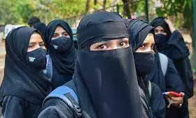 सरकार युवाओं को धार्मिक आधार पर बांट रही, हिजाब पर लगा प्रतिबंध हटाने पर भाजपा सरकार युवाओं को धार्मिक आधार पर बांट रही, हिजाब पर लगा प्रतिबंध हटाने पर भाजपा