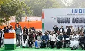 सांसदों के निलंबन को लोकतंत्र पर प्रहार बता विपक्षी दलों ने किया देशव्यापी विरोध प्रदर्शन, शरद पवार सहित इन नेताओं ने कही बड़ी बात