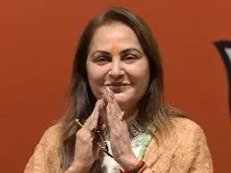 मुश्किल में जयाप्रदा, पूर्व सांसद की गिरफ्तारी के लिए पुलिस मुंबई रवाना, कोर्ट के आदेश पर बनाई स्पेशल टीम मुश्किल में जयाप्रदा, पूर्व सांसद की गिरफ्तारी के लिए पुलिस मुंबई रवाना, कोर्ट के आदेश पर बनाई स्पेशल टीम