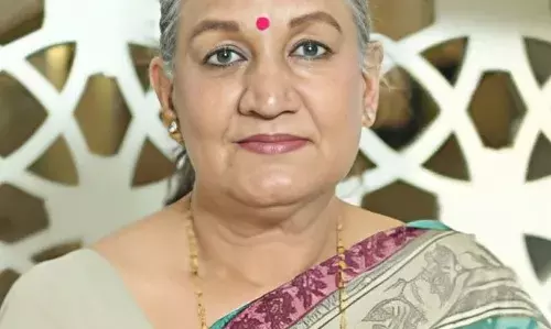 उoप्रo की पूर्व वरिष्ठ IAS अधिकारी के पति की ट्रेन हादसे में मौत। उoप्रo की पूर्व वरिष्ठ IAS अधिकारी के पति की ट्रेन हादसे में मौत।