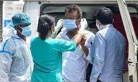 भारत में बढ़ी कोरोना संक्रमितों की संख्या, सक्रिय केस 4000 के पार; ठाणे में JN.1 के पांच नए मामले भारत में बढ़ी कोरोना संक्रमितों की संख्या, सक्रिय केस 4000 के पार; ठाणे में JN.1 के पांच नए मामले