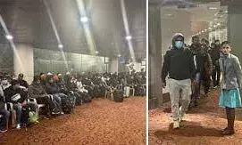 मानव तस्करी के संदेह पर फ्रांस में रोका गया विमान मुंबई पहुंचा, भारतीयों समेत 276 यात्री थे सवार मानव तस्करी के संदेह पर फ्रांस में रोका गया विमान मुंबई पहुंचा, भारतीयों समेत 276 यात्री थे सवार