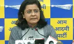 गणतंत्र दिवस की परेड से रिजेक्ट हुई दिल्ली की झांकी, आप सरकार ने खड़े किए सवाल गणतंत्र दिवस की परेड से रिजेक्ट हुई दिल्ली की झांकी, आप सरकार ने खड़े किए सवाल