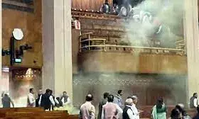 सदर बाजार से खरीदे झंडे...इंडिया गेट पर बांटे थे कैन, अपराध की ऐसे कड़ियां जोड़ रही पुलिस सदर बाजार से खरीदे झंडे...इंडिया गेट पर बांटे थे कैन, अपराध की ऐसे कड़ियां जोड़ रही पुलिस