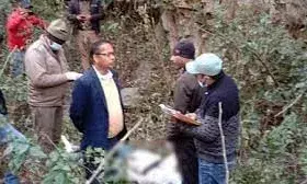 कालसी के मौका गाड खड्ड में मिला युवक का शव, चेहरे पर हैं चोट के निशान, हत्या की आशंका कालसी के मौका गाड खड्ड में मिला युवक का शव, चेहरे पर हैं चोट के निशान, हत्या की आशंका