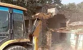 284 दिन बाद आज फिर शक्तिनहर के किनारे गरजी जेसीबी, हटाया अतिक्रमण