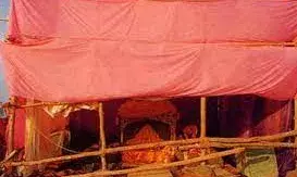 सर्दी... गर्मी और बरसात टेंट में सब कष्ट झेलते थे रामलला, तीन दशक की कहानी; मुख्य अर्चक की जुबानी सर्दी... गर्मी और बरसात टेंट में सब कष्ट झेलते थे रामलला, तीन दशक की कहानी; मुख्य अर्चक की जुबानी