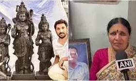 देखना चाहती थी पर.. जिस कलाकार की मूर्ति हुई चयनित, उन्होंने मां को भी नहीं दिखाई थी इसकी झलक देखना चाहती थी पर.. जिस कलाकार की मूर्ति हुई चयनित, उन्होंने मां को भी नहीं दिखाई थी इसकी झलक