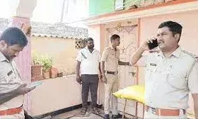 सनसनीखेज वारदात से दहला UP, बाप ने बेटी और उसके प्रेमी को फावड़े से काट डाला; थाने में किया सरेंडर