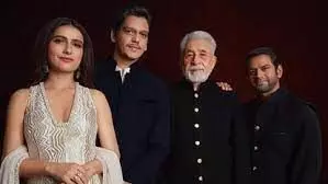 नसीरुद्दीन शाह, विजय और फातिमा करेंगे उल जलूल इश्क, मनीष मल्होत्रा की तीसरी फिल्म का एलान नसीरुद्दीन शाह, विजय और फातिमा करेंगे उल जलूल इश्क, मनीष मल्होत्रा की तीसरी फिल्म का एलान