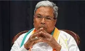 हिंदू कार्यकर्ता की गिरफ्तारी पर भड़की BJP, साझा किया सिद्धारमैया का मंदिर जाने से इनकार करने का वीडियो हिंदू कार्यकर्ता की गिरफ्तारी पर भड़की BJP, साझा किया सिद्धारमैया का मंदिर जाने से इनकार करने का वीडियो