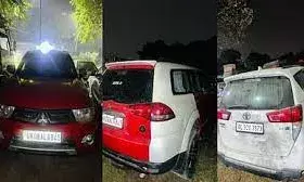 रवि काना की भाभी के घर दबिश... पांच वाहन और कंपनी के कागजात जब्त; भाजपा ने भी खंगाले रिकॉर्ड रवि काना की भाभी के घर दबिश... पांच वाहन और कंपनी के कागजात जब्त; भाजपा ने भी खंगाले रिकॉर्ड