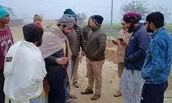 हस्तिनापुर में गुरुद्वारे के बाहर आग सेक रहे व्यक्ति की गोली मारकर हत्या, CCTV में कैद हुई घटना