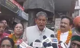 बेरोजगारी के विरोध में सड़कों पर उतरे कांग्रेसी, बोले हरदा - 2024 बन जाएगा बदलाव का साल बेरोजगारी के विरोध में सड़कों पर उतरे कांग्रेसी, बोले हरदा - 2024 बन जाएगा बदलाव का साल