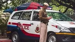 छतरपुर में एंबुलेंस के ड्राइवर को मारी गोली, अस्पताल में कराया गया भर्ती छतरपुर में एंबुलेंस के ड्राइवर को मारी गोली, अस्पताल में कराया गया भर्ती