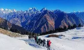 औली और गोरसों के बाद अब क्वांरीपास बना पर्यटकों की पसंद, जगह-जगह है बर्फ, जानें खासियत