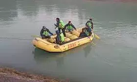 सड़क हादसे में लापता महिला वार्डन का शव मिला, चीला रेंज में नए वाहन के ट्रायल के दौरान हुआ था हादसा सड़क हादसे में लापता महिला वार्डन का शव मिला, चीला रेंज में नए वाहन के ट्रायल के दौरान हुआ था हादसा