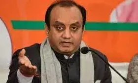 कारसेवकों पर गोली चलाने वाले आ रहे हैं, लेकिन कांग्रेस नहीं राम मंदिर समारोह का निमंत्रण ठुकराने पर भड़की बीजेपी कारसेवकों पर गोली चलाने वाले आ रहे हैं, लेकिन कांग्रेस नहीं राम मंदिर समारोह का निमंत्रण ठुकराने पर भड़की बीजेपी