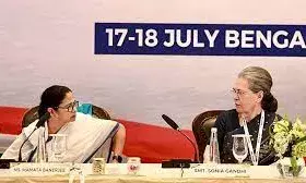 सीट बंटवारे को लेकर कांग्रेस-TMC के बीच ठनी! गठबंधन समिति से ममता बनर्जी ने बनाई दूरियां