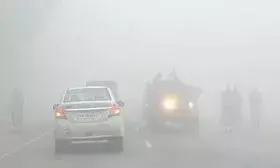 कोहरे की घनी चादर में लिपटा प्रदेश, ये शहर रहा सबसे ठंडा, इन जिलों के लिए जारी किया गया अलर्ट कोहरे की घनी चादर में लिपटा प्रदेश, ये शहर रहा सबसे ठंडा, इन जिलों के लिए जारी किया गया अलर्ट