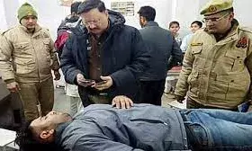 पुलिस मुठभेड़ के बाद गोतस्कर गिरफ्तार, पैर में लगी गोली, दस हजार का इनामी था आरोपी