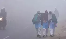 दिल्ली-एनसीआर की हवा फिर से बिगड़ी, ग्रैप तीन के प्रतिबंध किए गए लागू; इन चीजों पर रहेगा बैन दिल्ली-एनसीआर की हवा फिर से बिगड़ी, ग्रैप तीन के प्रतिबंध किए गए लागू; इन चीजों पर रहेगा बैन