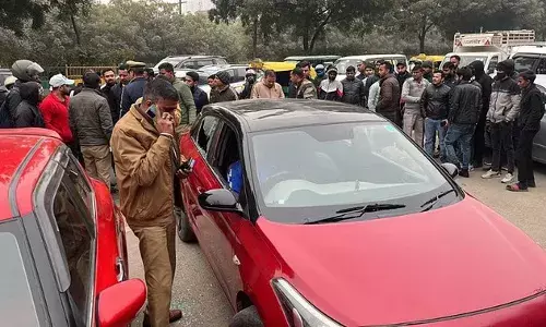 नोएडा में एयर इंडिया के क्रू मेंबर की गोली मारकर हत्या नोएडा में एयर इंडिया के क्रू मेंबर की गोली मारकर हत्या