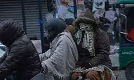 दिल्ली-एनसीआर में अभी जारी रहेगी कड़ाके की ठंड, राजधानी में ऑरेंज अलर्ट; 20 ट्रेनें लेट