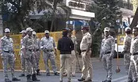 ईडी दफ्तर पहुंचे रोहित पवार; सुप्रिया सुले भी छोड़ने पहुंची, कार्यालय के बाहर भारी सुरक्षाबल तैनात ईडी दफ्तर पहुंचे रोहित पवार; सुप्रिया सुले भी छोड़ने पहुंची, कार्यालय के बाहर भारी सुरक्षाबल तैनात