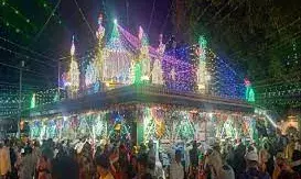 आजादी के बाद पहली बार कलियर शरीफ दरगाह पर फहराया तिरंगा, वक्फ अध्यक्ष ने लगाये भारत माता के नारे