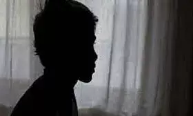 हॉस्टल के कमरे में फंदे से लटका मिला कक्षा पांच के छात्र का शव, प्रिंसिपल हिरासत में