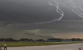 धुंध और बादलों के साथ हुई सुबह, आज और कल कई जिलों में हो सकती है बारिश