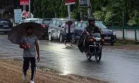 दिल्ली-NCR में रुक-रुक कर हो रही बारिश, मौसम विभाग का यलो अलर्ट दिल्ली-NCR में रुक-रुक कर हो रही बारिश, मौसम विभाग का यलो अलर्ट