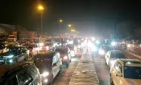 एक्सप्रेस-वे पर घंटों शव को रौंदते रहे वाहन, चीथड़े बटोरने को किया डायवर्जन; पुलिस ने सड़क से खुरचे अवशेष