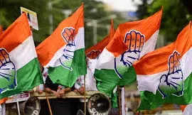 झारखंड सरकार बचाने में कांग्रेस ने झोंकी ताकत, हैदराबाद के रिसॉर्ट में विधायकों पर पूरी नजर झारखंड सरकार बचाने में कांग्रेस ने झोंकी ताकत, हैदराबाद के रिसॉर्ट में विधायकों पर पूरी नजर