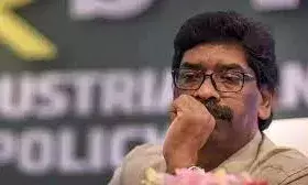 सोरेन ने  ईडी अधिकारियों के खिलाफ FIR दर्ज कराई,अपने अफसरों के खिलाफ दर्ज FIR रद्द कराने हाईकोर्ट पहुंची ईडी सोरेन ने  ईडी अधिकारियों के खिलाफ FIR दर्ज कराई,अपने अफसरों के खिलाफ दर्ज FIR रद्द कराने हाईकोर्ट पहुंची ईडी