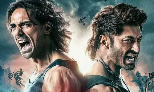 Crakk: क्रैक के नए पोस्टर में अर्जुन रामपाल से भिड़ते नजर आए विद्युत जामवाल, फैंस को बेसब्री से इंतजार Crakk: क्रैक के नए पोस्टर में अर्जुन रामपाल से भिड़ते नजर आए विद्युत जामवाल, फैंस को बेसब्री से इंतजार